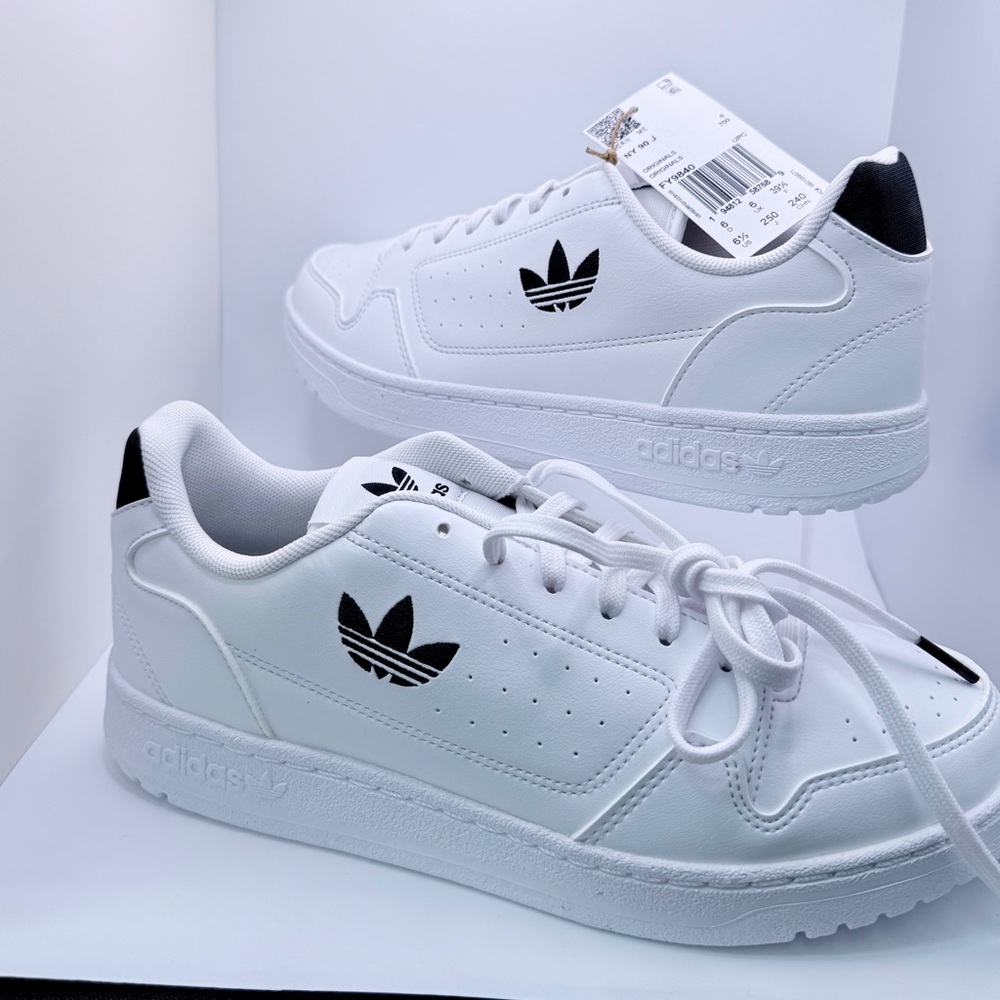 Adidas White and Black Classic Sneakers. NY 90J. 6.5Y.